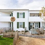 La Terrasse, House